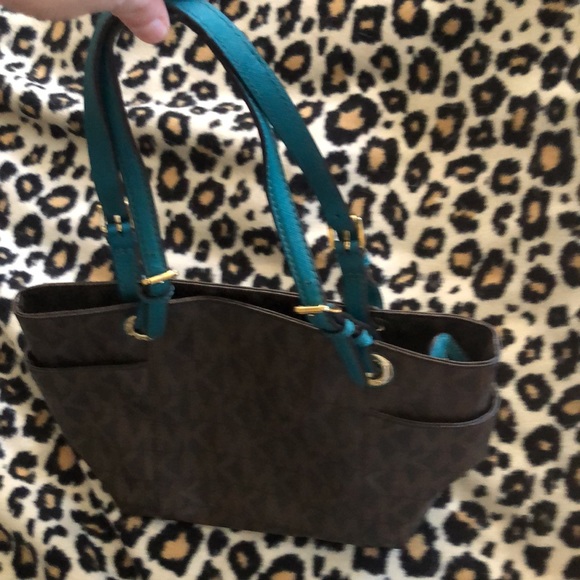 Michael Michael Kors medium size tote with teal straps - Picture 2 of 3